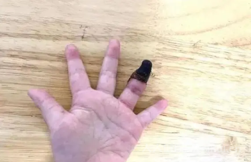 蓮蓬乳和空手指是什么