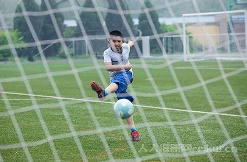 12歲男孩子發育特征