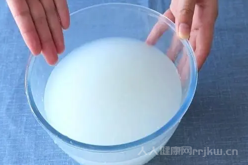 淘米水洗發水真的可以讓白發變黑嗎