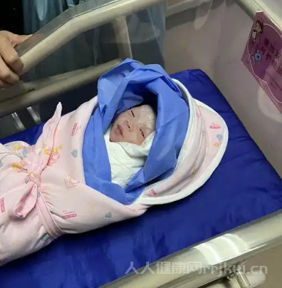 足月小樣兒成年后很矮小嗎