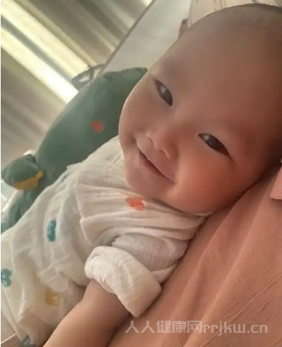 有哪些食物可以促進足月小樣兒的生長發育？